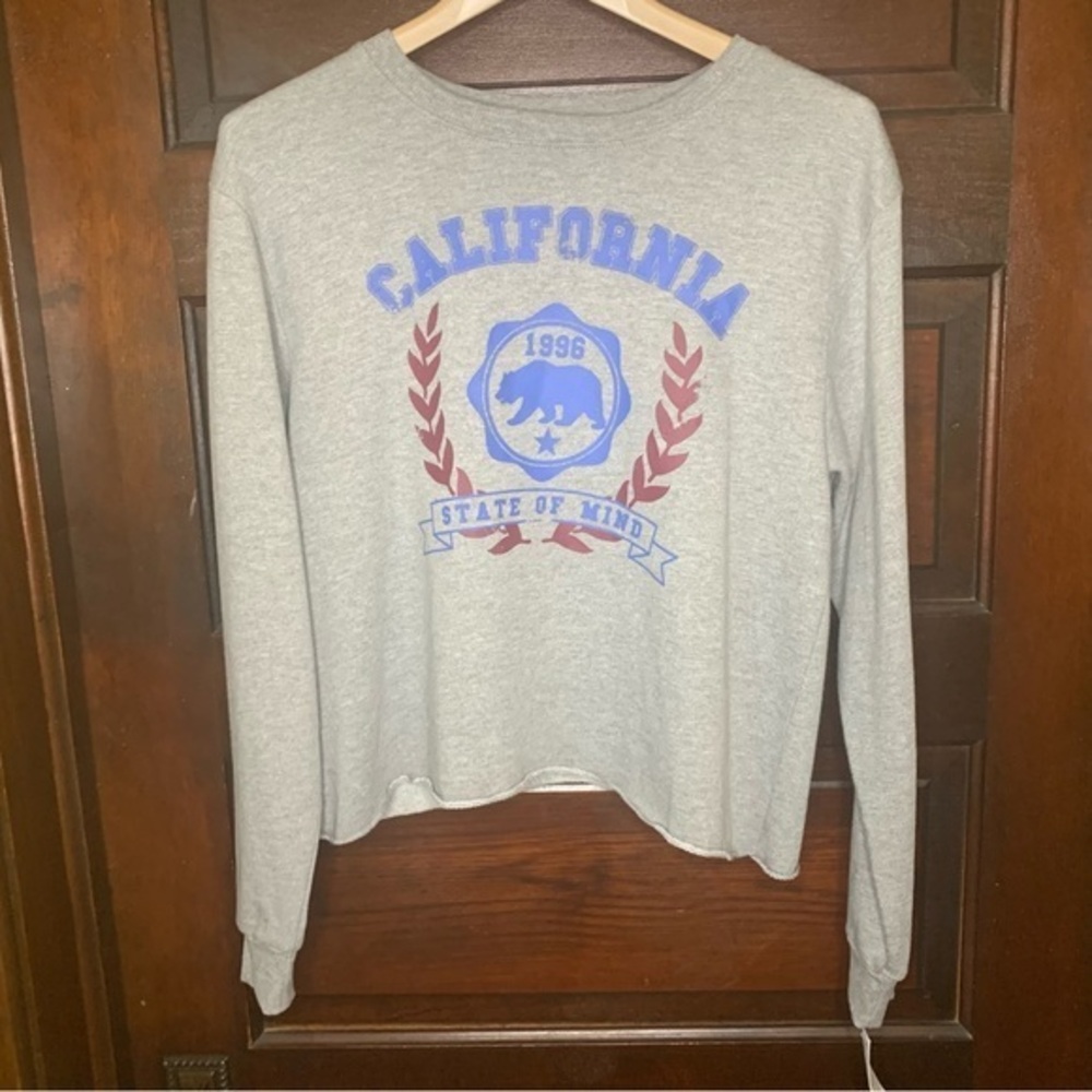 Junior’s Cropped Sweatshirt California State of Mind Modern Lux Medium M NWT